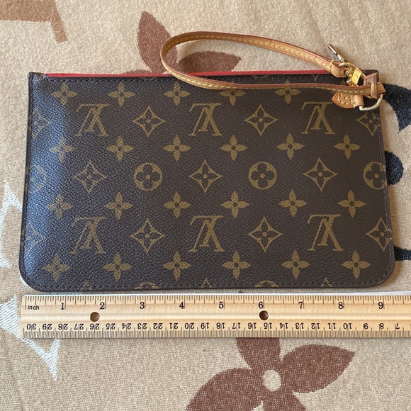 Authentic Louis Vuitton Monogram Pochette Wristlet Clutch LV - Picture 11 of 15